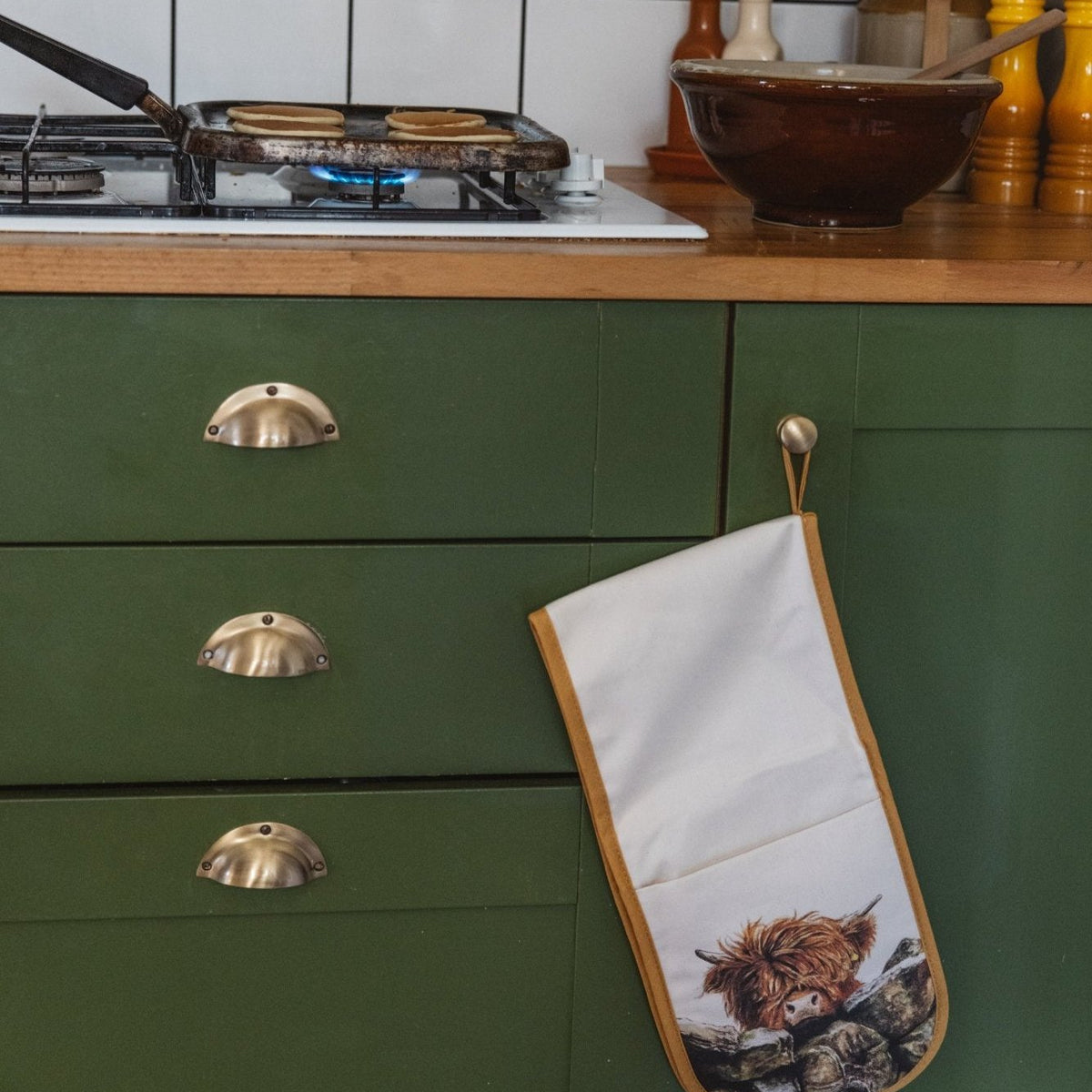 Sheila Beag Double Oven Glove